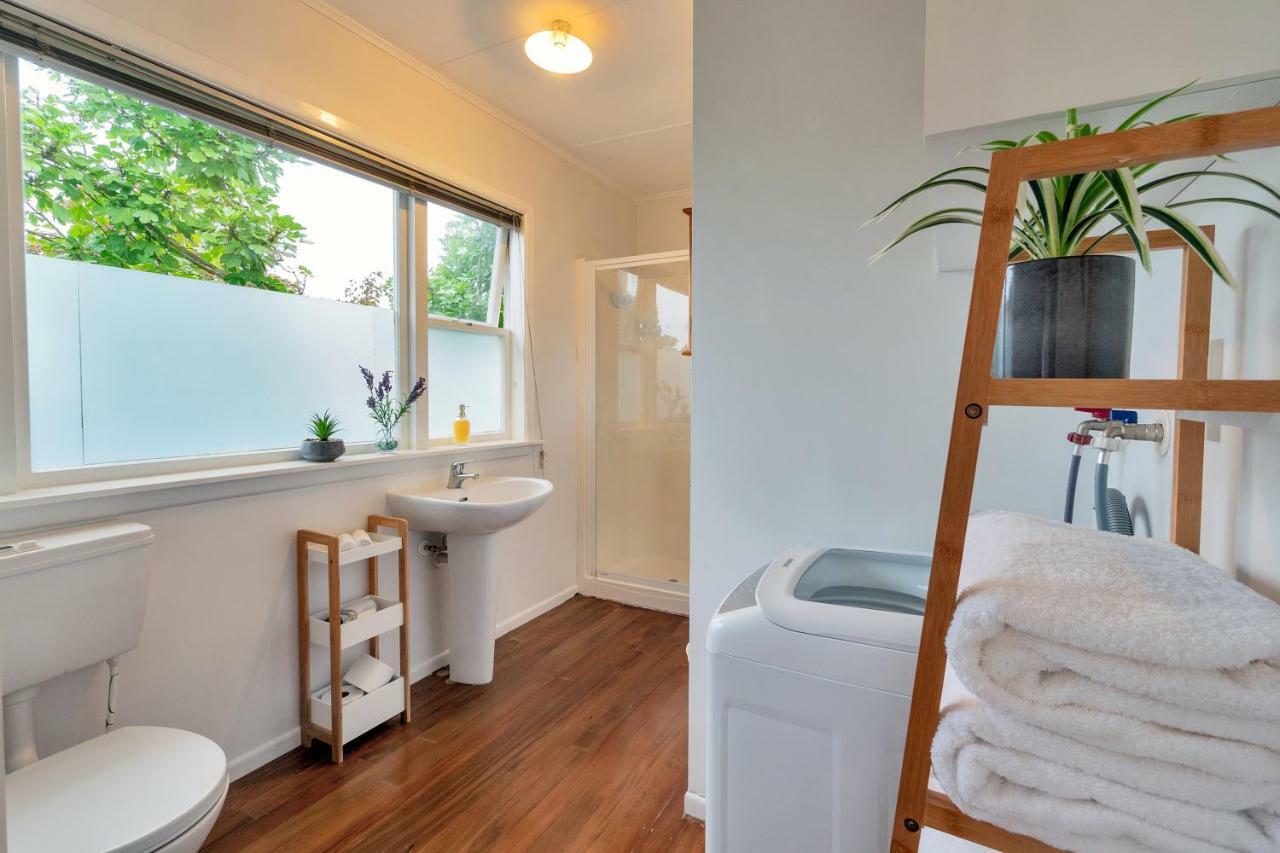 Sunny & Cozy Home Near Western Springs โอ๊คแลนด์ ภายนอก รูปภาพ